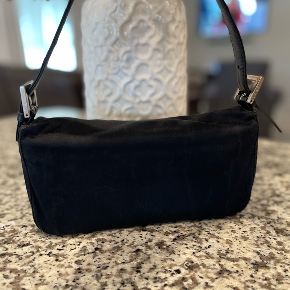 Fendi Baguette - Picture 4 of 8